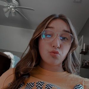 Meet your Posher, Lucy